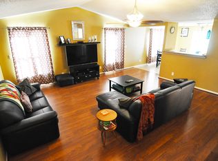 8267 S Evening Dr, Pendleton, IN 46064