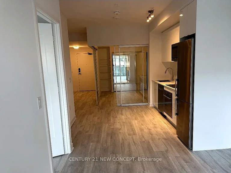 60 Princess St #1020 — Photo 3