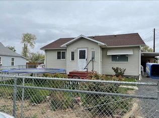 1713 S 8th Ave, Yakima, WA 98902
