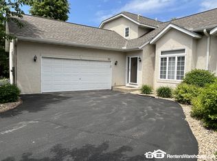 1500 Deerwood Bnd, Eagan, MN 55122