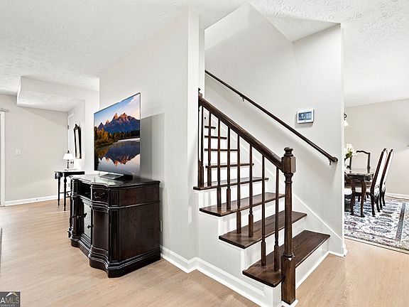 3rd image of 120 Lakeland Way