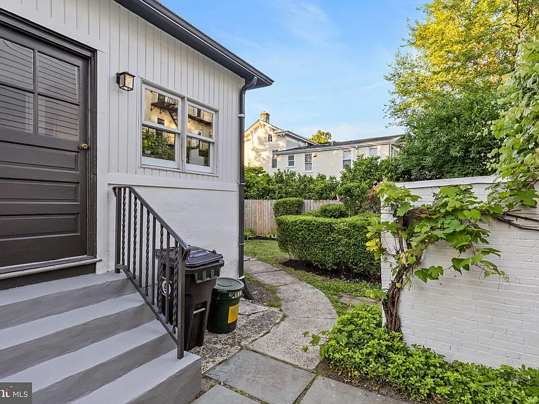 3 Willow St — Photo 18
