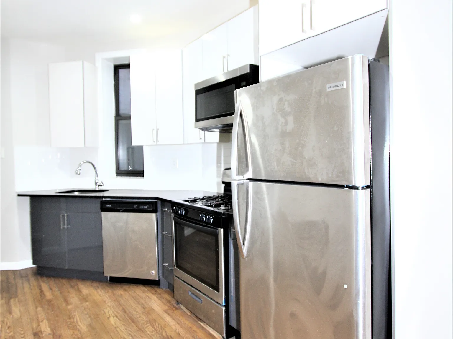 460 Madison Street — Photo 1