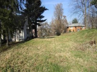 136 Pikeview Rd, Weirton, WV 26062