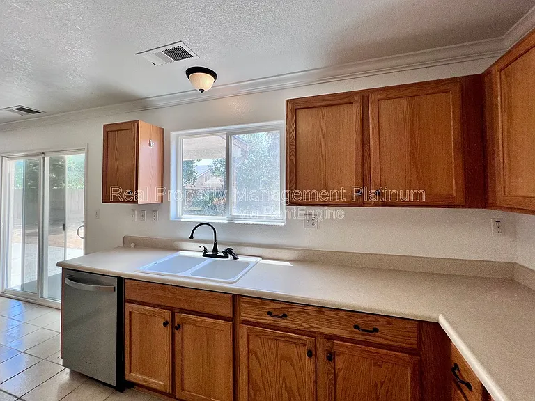 6054 E Hampton Way — Photo 28