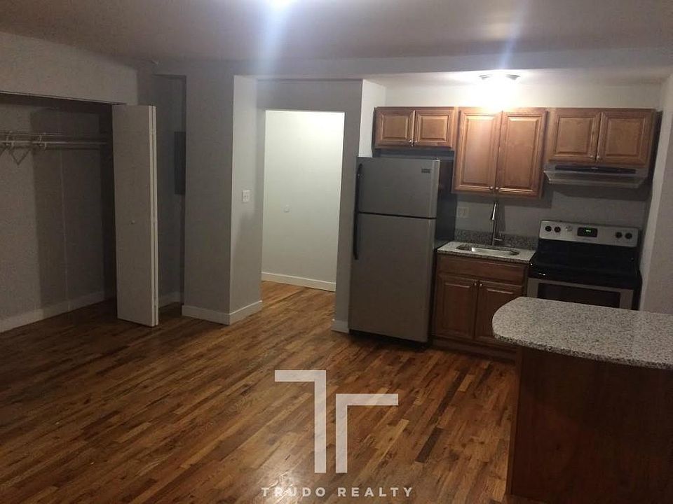 1st image of 7450 N Greenview Ave #745074