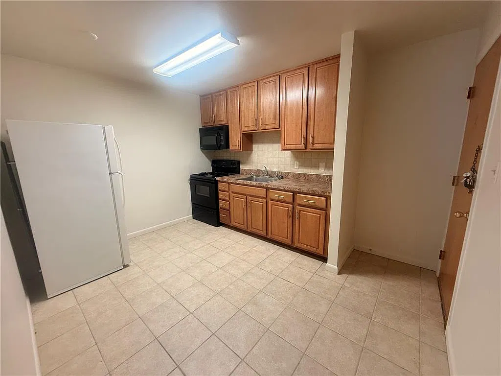 2 bed, 1.0 bath, 542 sqft, $1,500 — Photo 2
