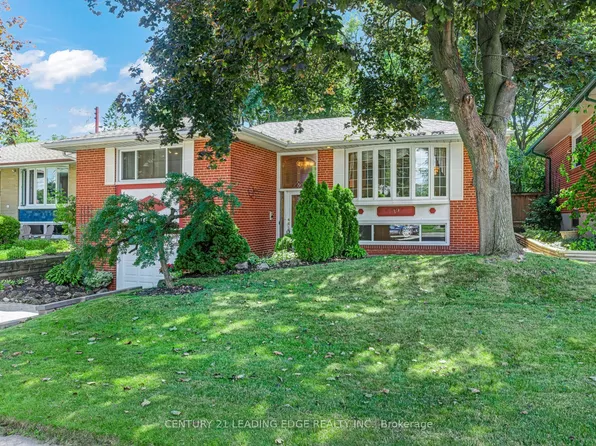 39 Wantanopa Cres, Toronto, ON M1H 2B2