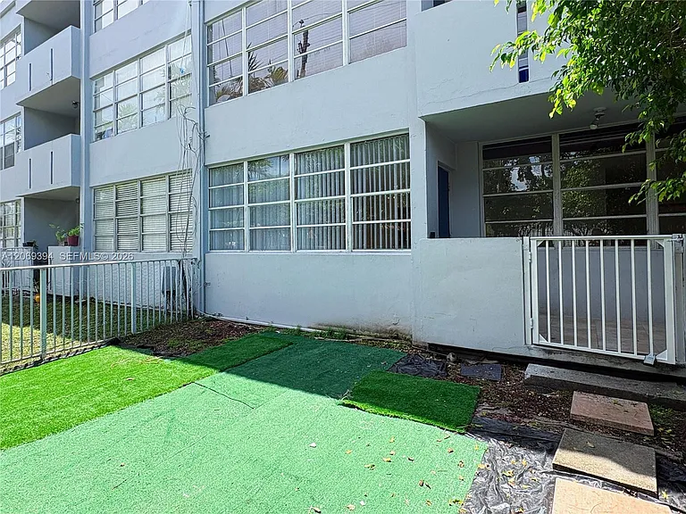 2175 NE 170th St #104 — Photo 9