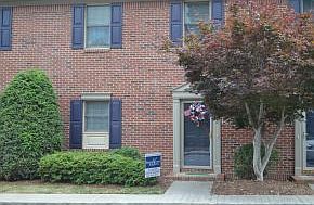 1st image of 25 Oak Leaf Cir