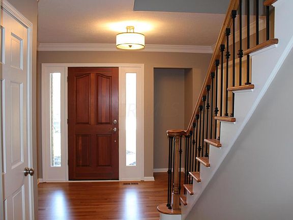 2nd image of 945 Woodsedge Ln