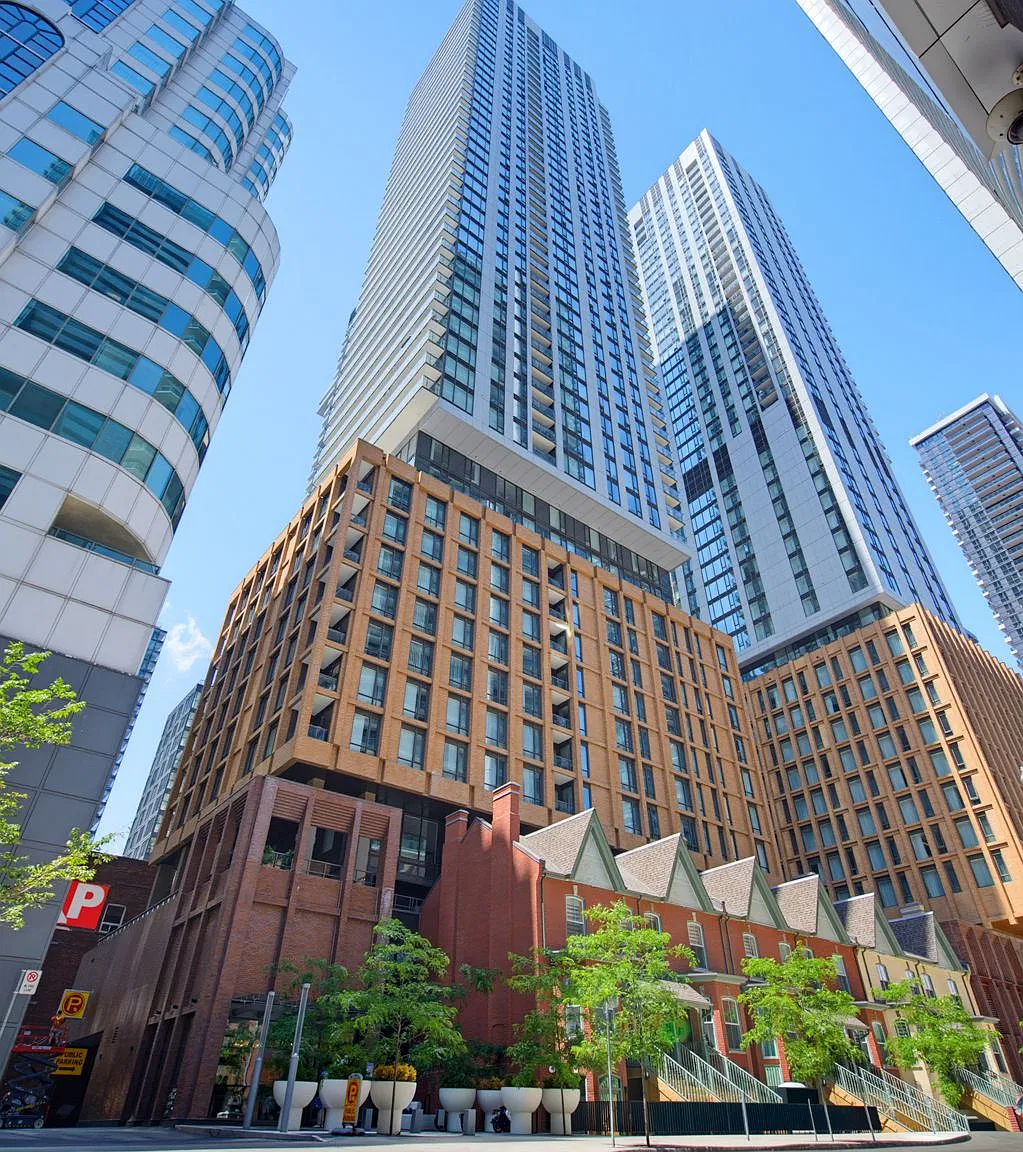 2 bed, $3,000 — Photo 1