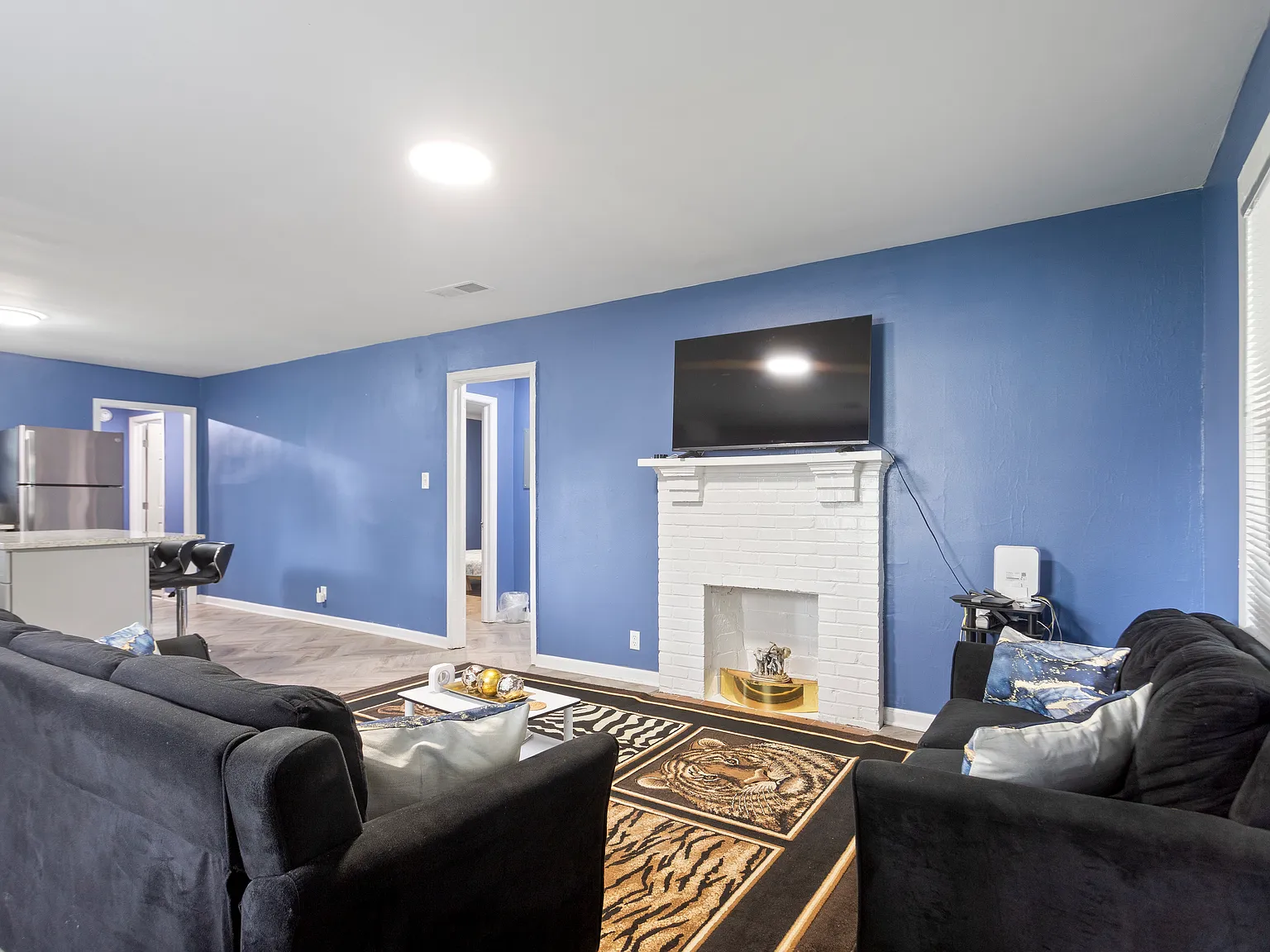 537 W Lake Ave NW — Photo 4