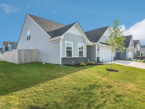 4th image of 553 Alder Way