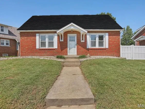 1513 Broadway, Highland, IL 62249