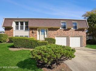 1314 Aldrin Trl, Elk Grove Village, IL 60007