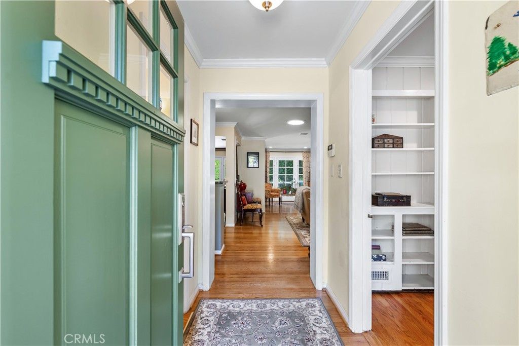 House in Studio City - View 3