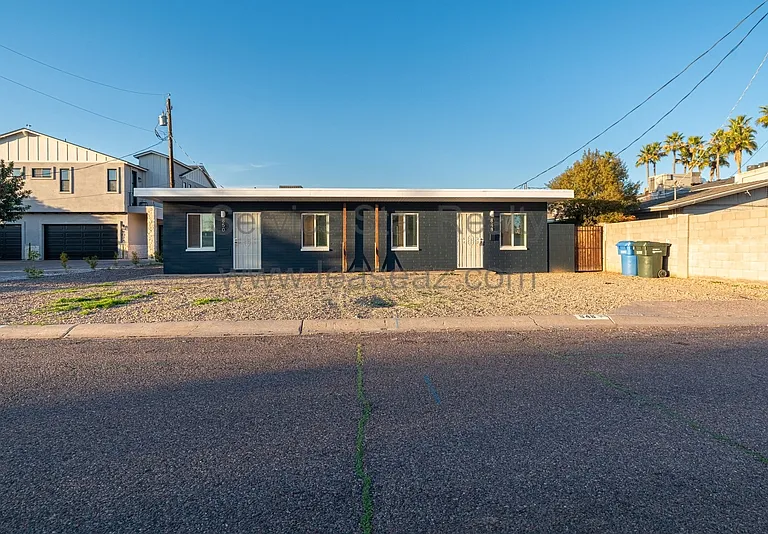 850 W Hazelwood St — Photo 17