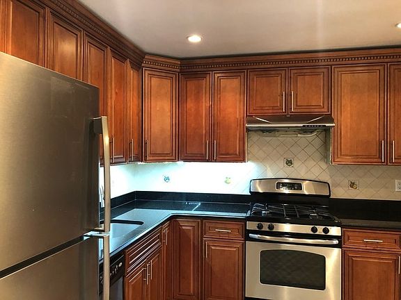 5th image of 21968 64th Ave #2
