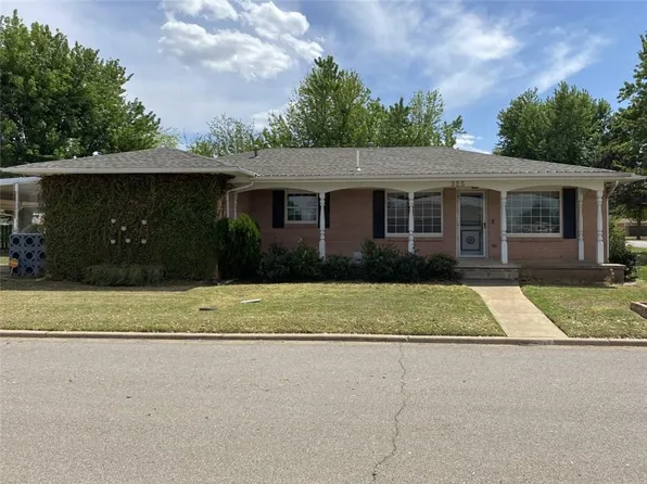 325 W Blake St, Hinton, OK 73047