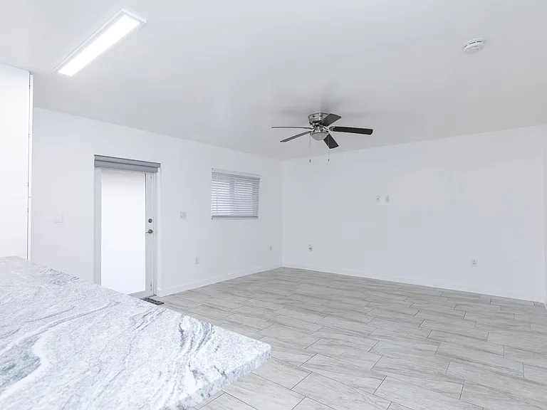 5918 Pierce St — Photo 9