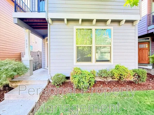 137 NW 76th St, Vancouver, WA 98665