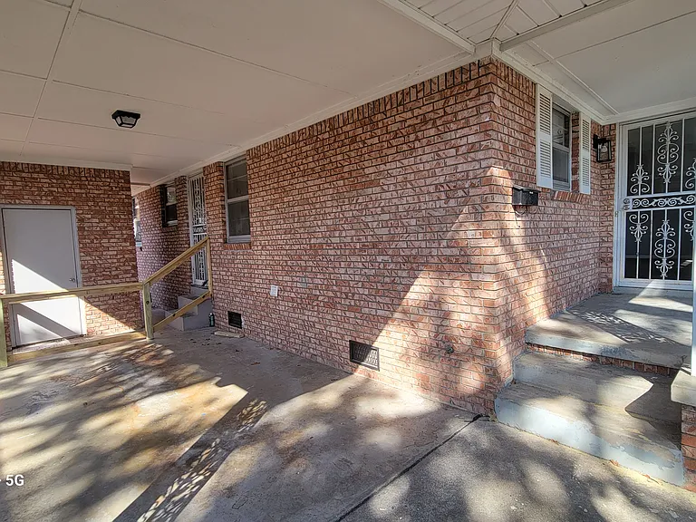 908 N Hughes St — Photo 2