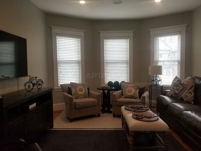 30 Warner St #2 — Photo 9