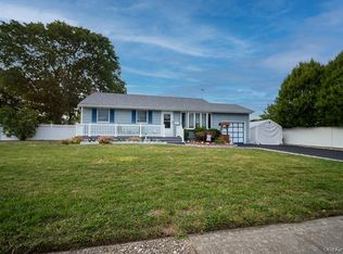 1 Puritan Pl, West Babylon, NY 11704