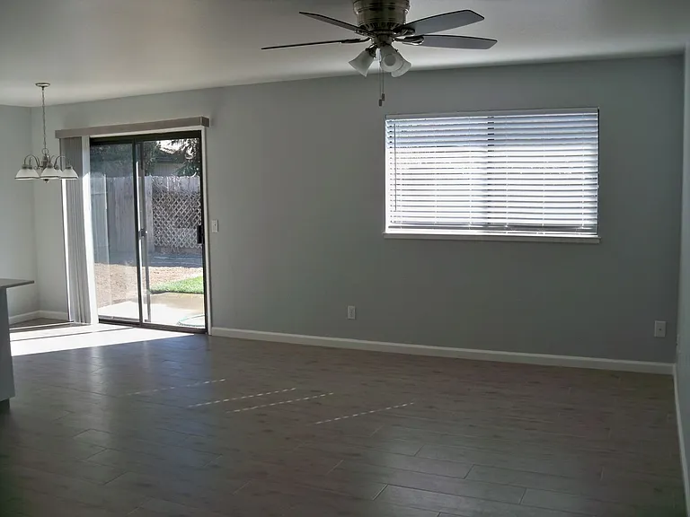 2712 Peek Ct — Photo 6