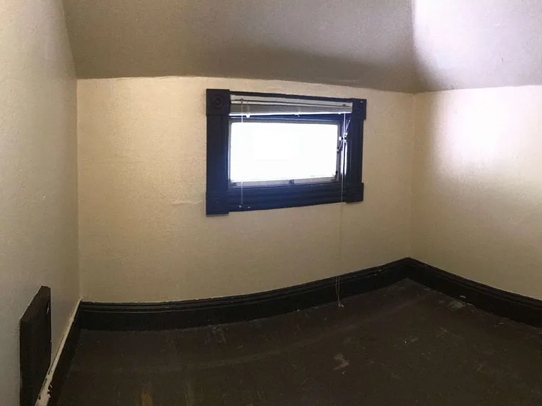 910 N Garden St — Photo 7