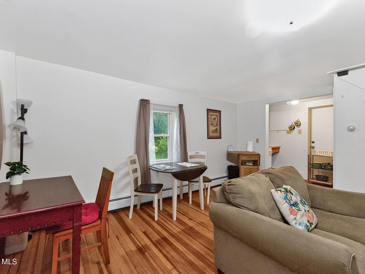 1 bed, 1.0 bath, 550 sqft, $1,600 — Photo 4