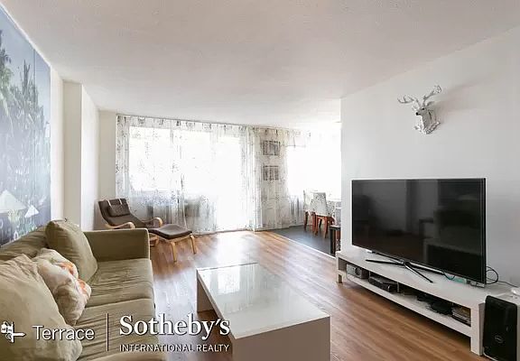 2nd image of 11817 Union Tpke APT 14K
