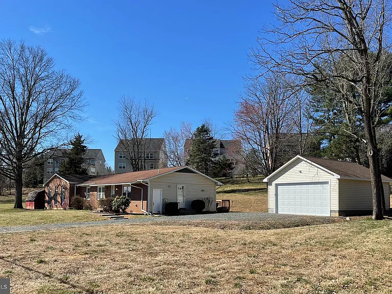 9552 Birmingham Dr — Photo 2