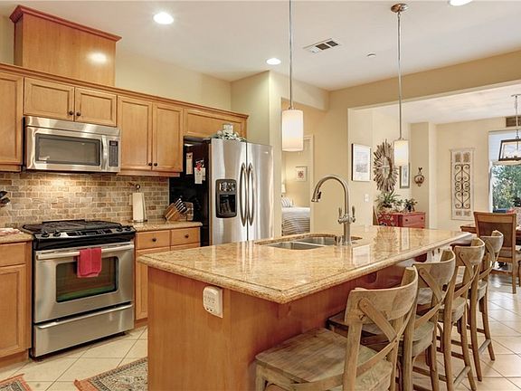 5th image of 1008 Maggie Ln