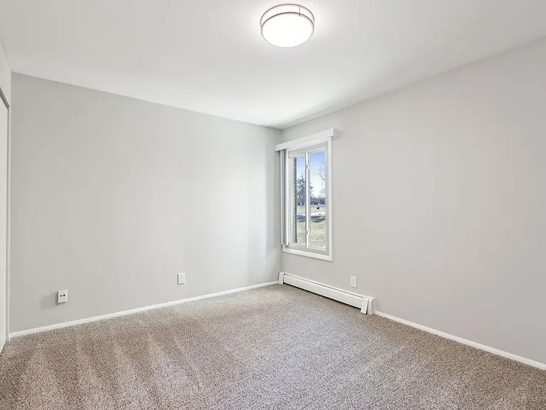 Mayfair Apartments — Photo 16