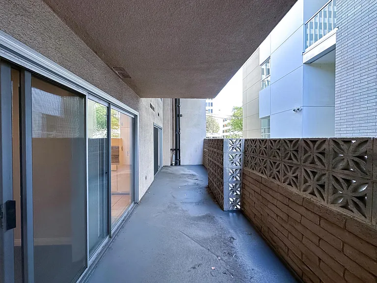 241 S Hudson Ave #12 — Photo 20