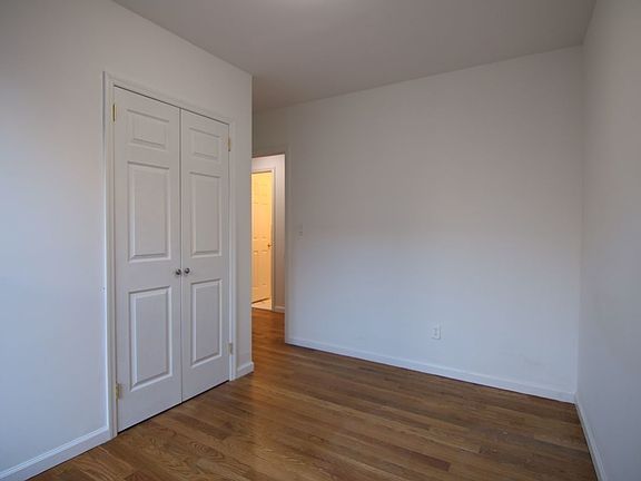 5th image of 311 W 95th St APT 4E