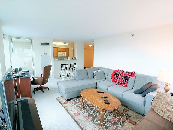 3rd image of 345 N La Salle Dr APT 3406