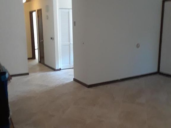 5th image of 296 Kinghorn St
