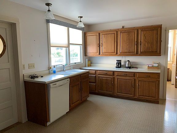 4th image of 60 Truckey St