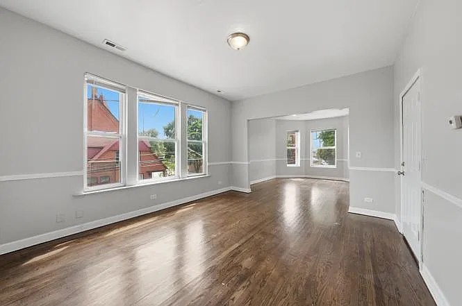 3 bed, 1200 sqft, $1,950 — Photo 2