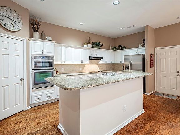 3rd image of 6015 Marlow Ave
