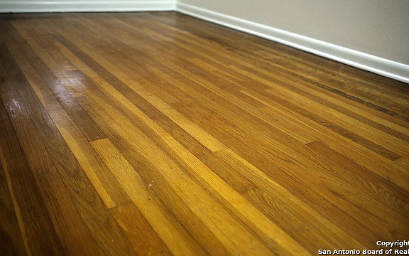 5th image of 5011 Stoneleigh Dr