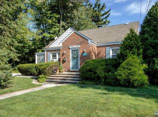 38 Park Ave, Emerson, NJ 07630