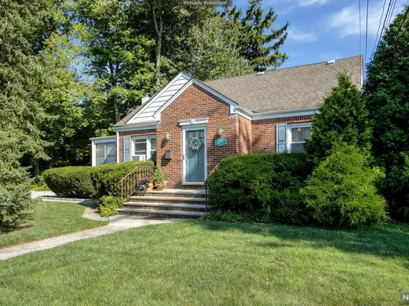 38 Park Ave, Emerson, NJ 07630