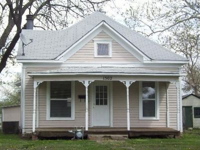 1302 S Highland Ave, Chanute, KS, 66720