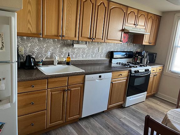 3rd image of 3309 Indian Queen Ln #1