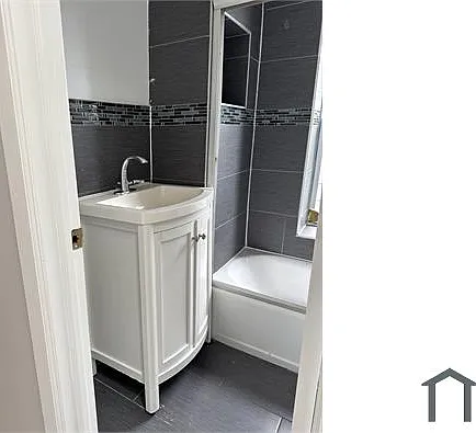 3 bed, $3,400 — Photo 4