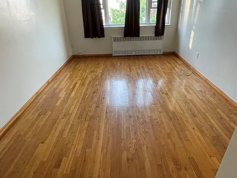 1212 E 98th St #2 — Photo 4